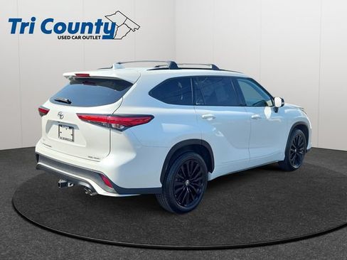 Used 2023 Toyota Highlander XSE AWD/4WD image 8