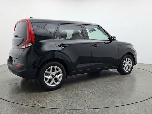 Used 2025 Kia Soul LX w/ LX Technology Package FWD image 9
