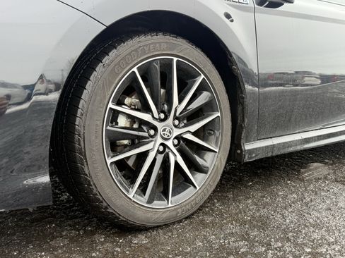 Used 2021 Toyota Camry SE image 8