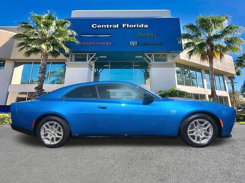 Used 2025 Dodge Charger R/T w/ Sun & Sound Package image 4