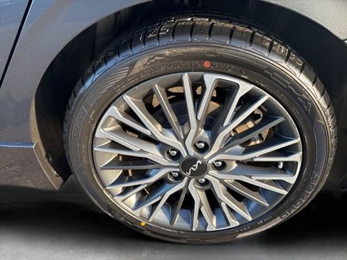 Used 2023 Kia Forte GT-Line w/ GT-Line Premium Package image 10