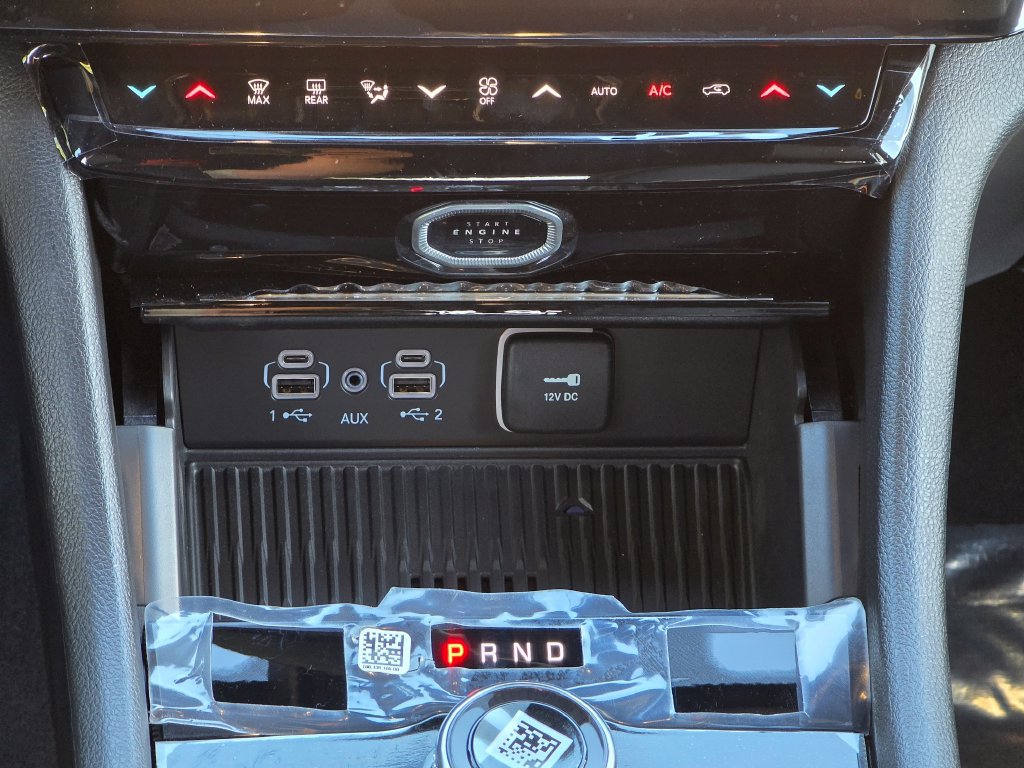 New 2027 Jeep Grand Cherokee Altitude RWD image 31