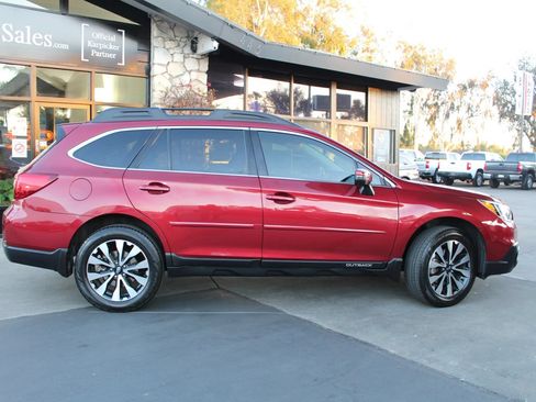 Used 2017 Subaru Outback 2.5i Limited AWD/4WD image 6
