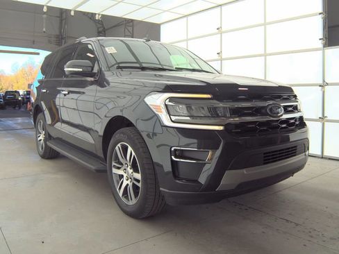 Used 2024 Ford Expedition Limited RWD image 3