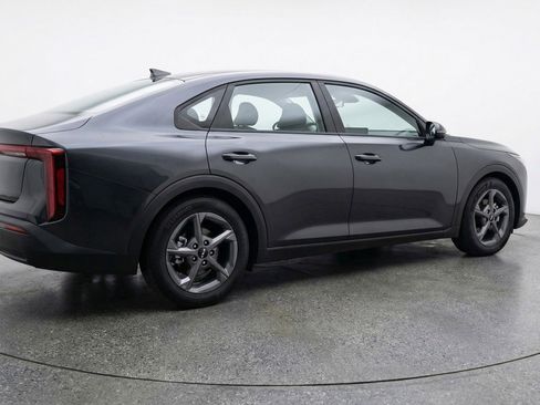 Used 2025 Kia K4 LXS image 9