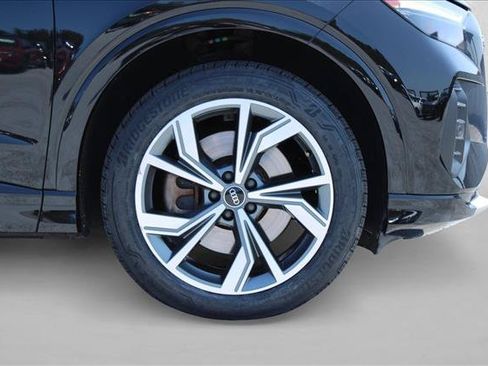 Used 2022 Audi Q4 e-tron Premium Plus AWD/4WD image 11
