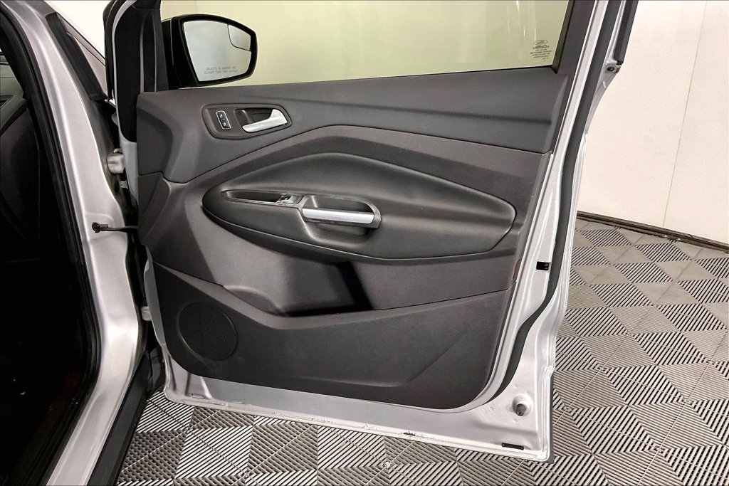 Used 2016 Ford Escape SE w/ SE Chrome Package FWD image 21