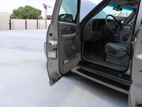 Used 2001 GMC Yukon XL Denali AWD/4WD image 81