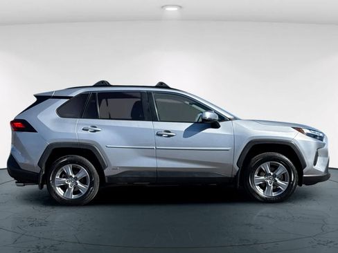 Used 2022 Toyota RAV4 XLE image 6