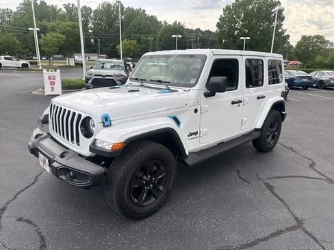 Used 2021 Jeep Wrangler Unlimited Sahara AWD/4WD image 2