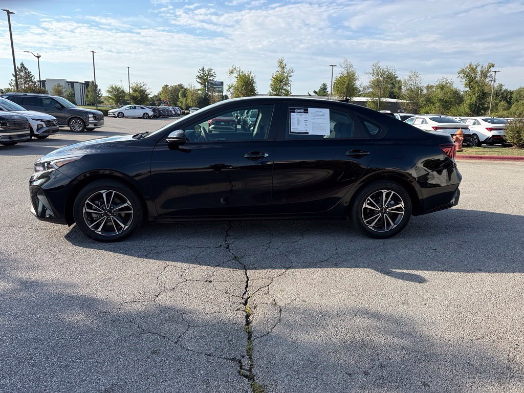 Used 2024 Kia Forte LXS FWD image 4
