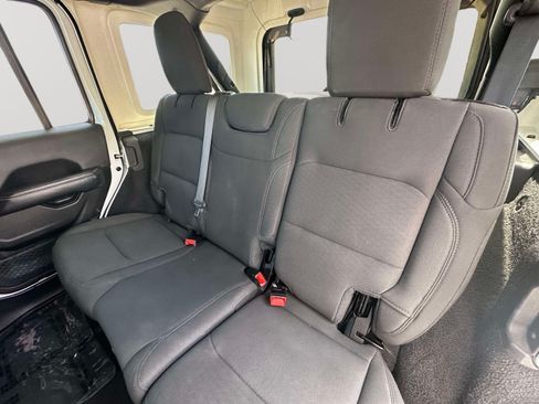 Used 2021 Jeep Wrangler Unlimited Sahara AWD/4WD image 29