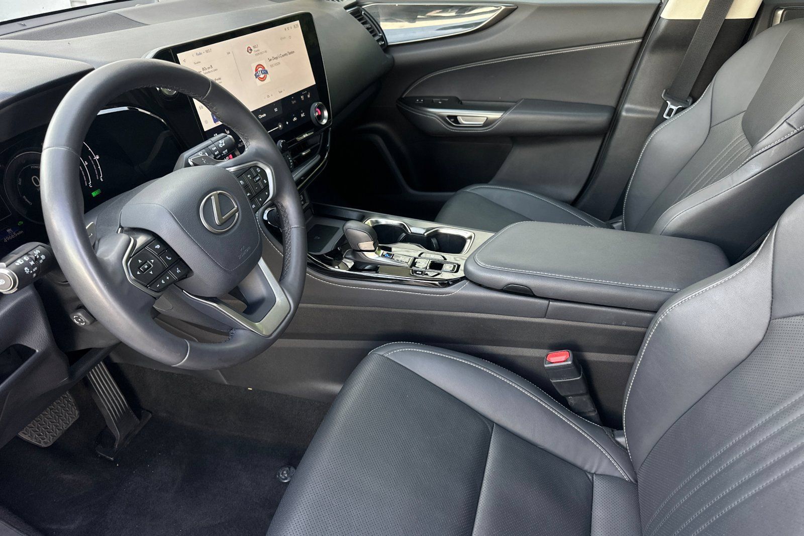 Used 2022 Lexus NX 350h AWD image 10
