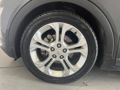 Used 2020 Chevrolet Bolt LT FWD image 13