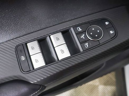 Used 2024 Mitsubishi Outlander SE image 37