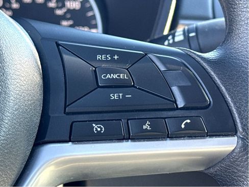 Used 2025 Nissan Altima 2.5 SV FWD image 16