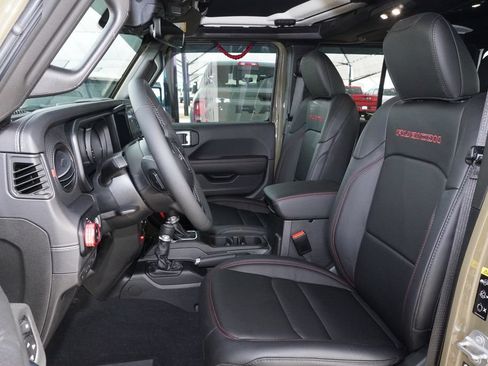 Used 2025 Jeep Gladiator Rubicon AWD/4WD image 26