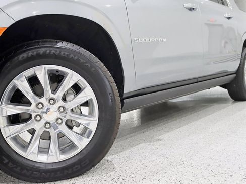 Used 2024 Chevrolet Suburban Premier w/ Premium Package image 4