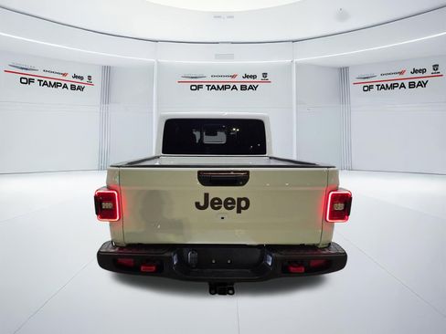 Certified 2026 Jeep Gladiator Rubicon AWD/4WD image 5