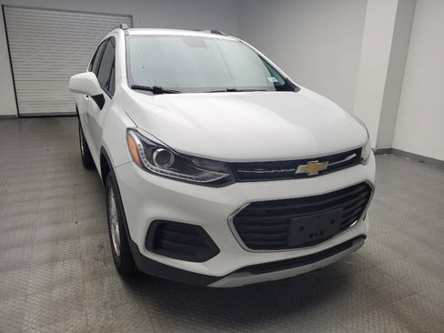 Used 2022 Chevrolet Trax LT w/ LT Convenience Package AWD/4WD image 14