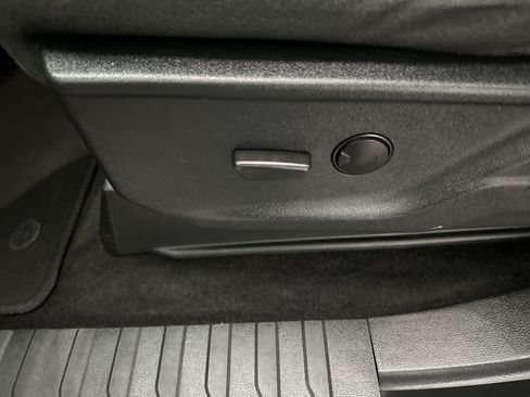 Used 2024 Ford F150 XLT AWD/4WD image 24