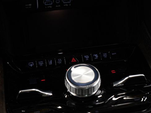 Used 2022 Jeep Grand Wagoneer Series II AWD/4WD image 22