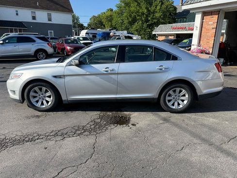 Used 2011 Ford Taurus SE FWD image 8