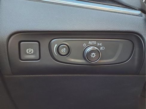 Used 2021 Buick Enclave Avenir w/ Avenir Technology Package AWD/4WD image 13
