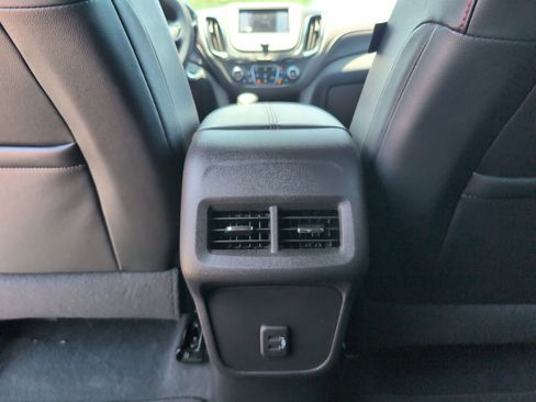 Certified 2024 Chevrolet Equinox RS FWD image 30