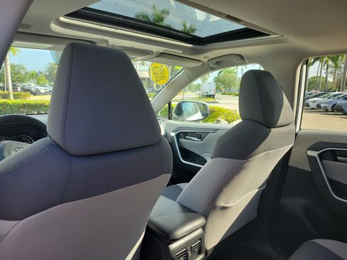 Certified 2025 Toyota RAV4 XLE w/ Convenience Package FWD image 16