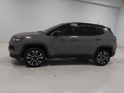 Used 2023 Jeep Compass Limited AWD/4WD image 2
