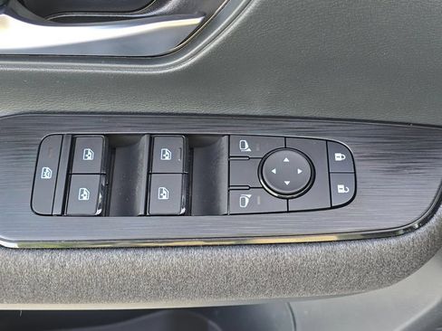 Used 2025 Nissan Kicks SV w/ Charging Package AWD/4WD image 22