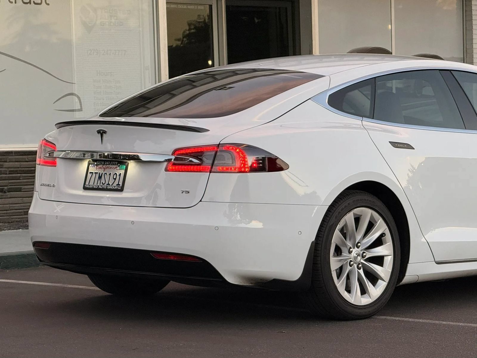 Used 2016 Tesla Model S 75 RWD image 5