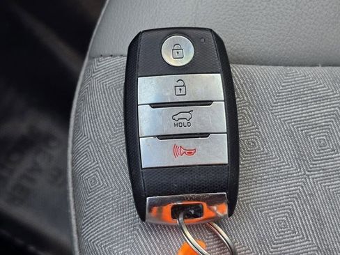 Used 2019 Kia Niro EX image 34