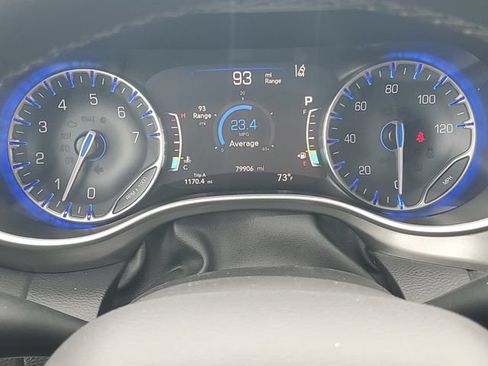 Used 2024 Chrysler Pacifica Touring-L FWD image 20