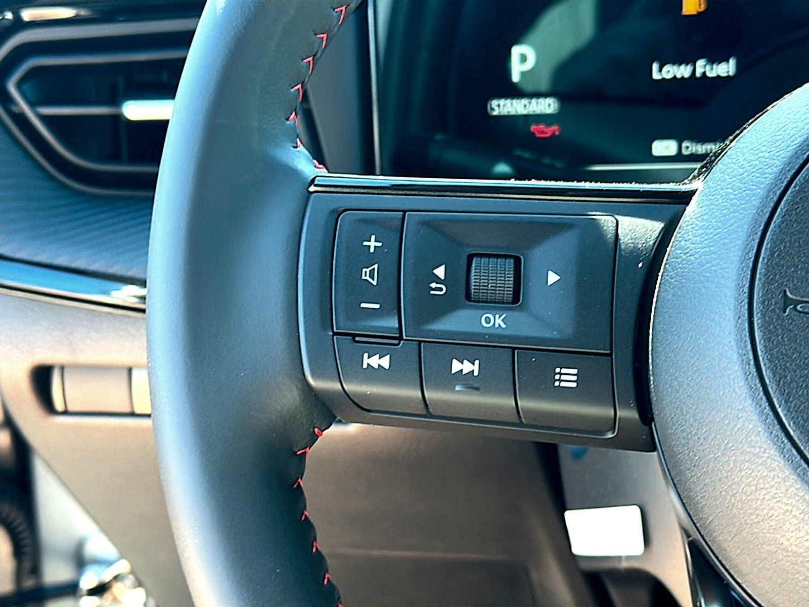 New 2026 Nissan Kicks SR w/ Cold Weather Package FWD image 19