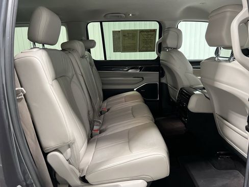 Used 2022 Jeep Wagoneer Series I image 28