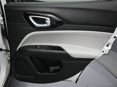 Used 2024 Jeep Compass Limited image 27