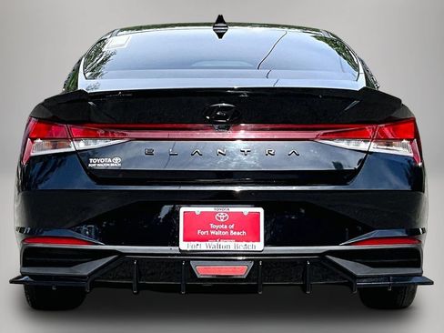 Used 2023 Hyundai Elantra SEL w/ Convenience Package FWD image 6