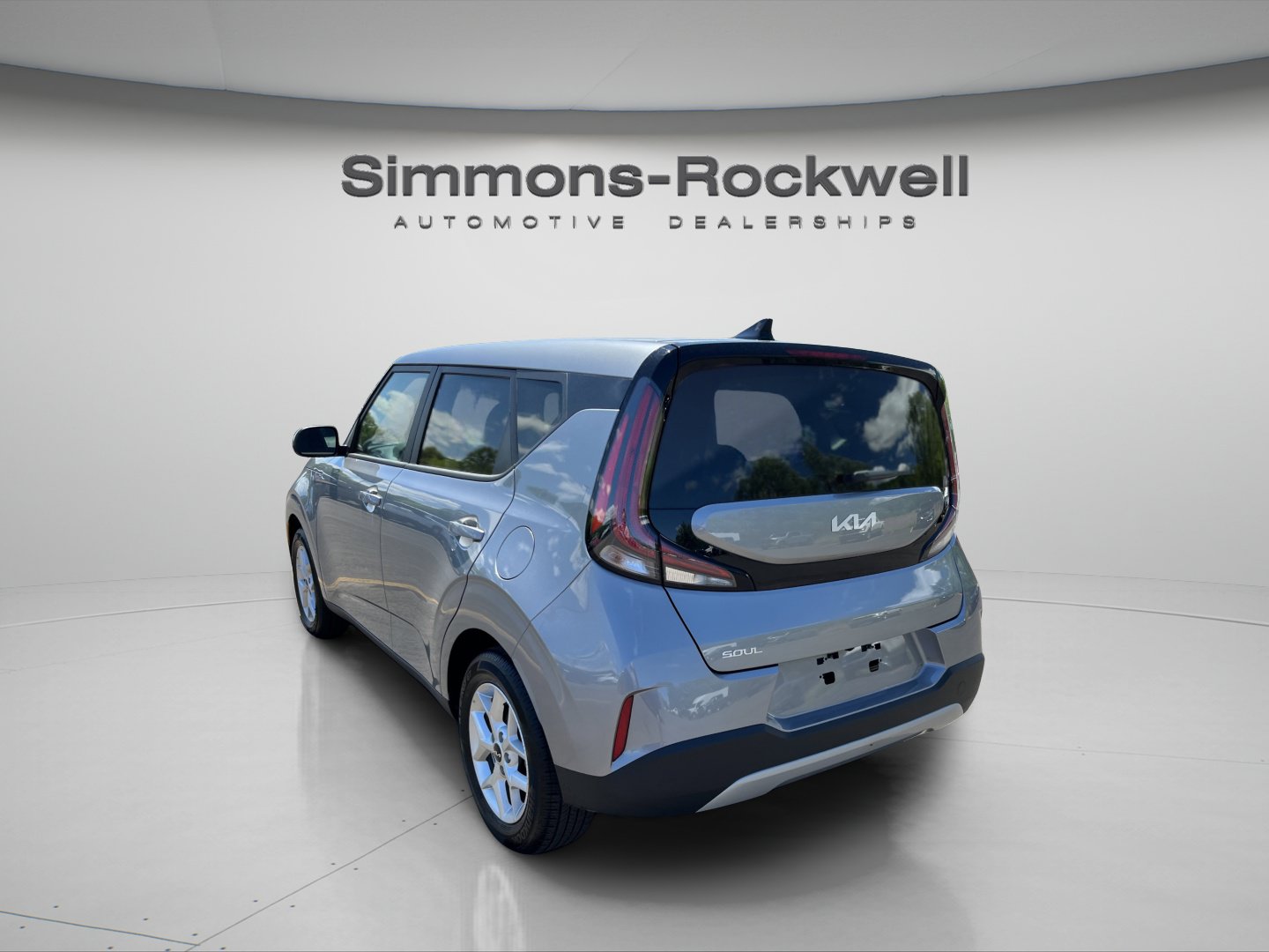 Used 2025 Kia Soul LX FWD image 3