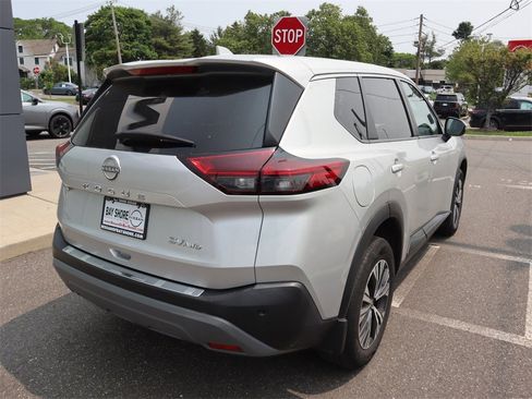 Certified 2022 Nissan Rogue SV image 6