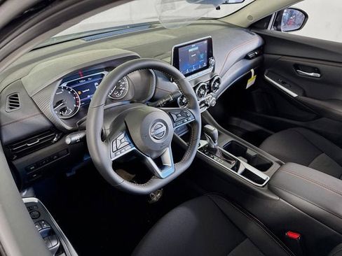 New 2025 Nissan Sentra SR w/ Midnight Edition image 9