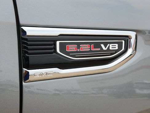 Used 2025 GMC Sierra 1500 Denali AWD/4WD image 9