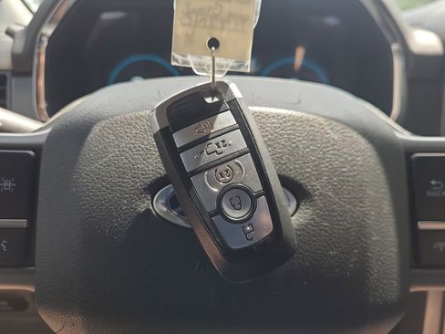 Used 2021 Ford F150 Lariat RWD image 30