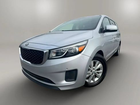 Used 2017 Kia Sedona LX w/ LX Essentials Premium Package FWD image 1
