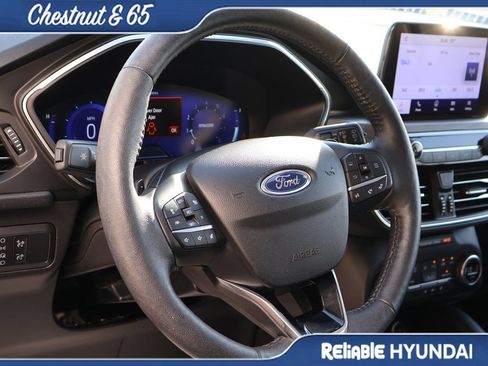 Used 2020 Ford Escape Titanium AWD/4WD image 25