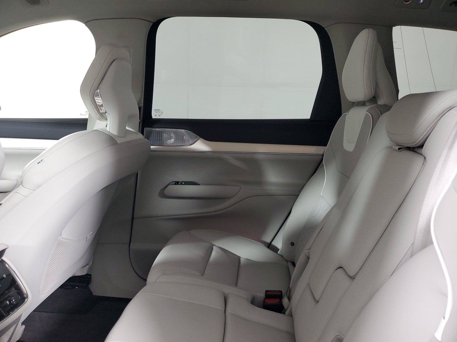 Certified 2025 Volvo EX90 Ultra AWD/4WD image 12