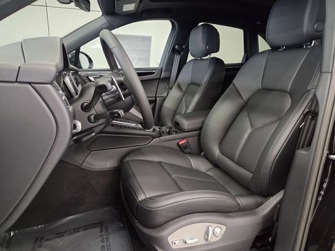 Certified 2026 Porsche Macan S AWD/4WD image 5