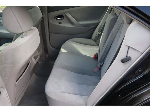 Used 2011 Toyota Camry LE FWD image 8