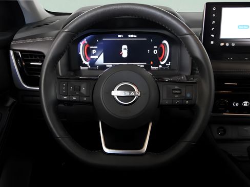 Used 2024 Nissan Rogue SL w/ SL Premium Package FWD image 16